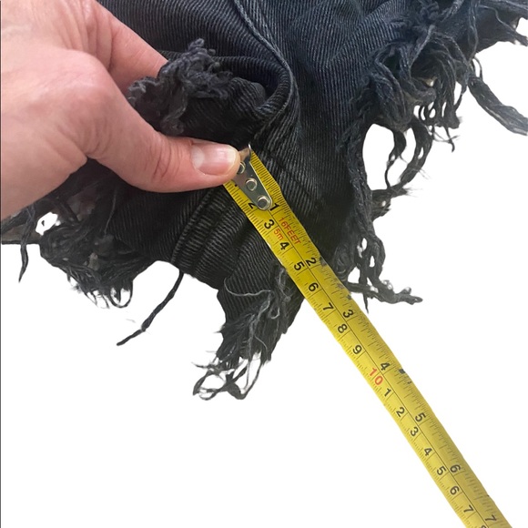 Forever 21 High Rise Black Distressed Denim Jean Fray Hem Shorts Size 30 - Picture 7 of 11